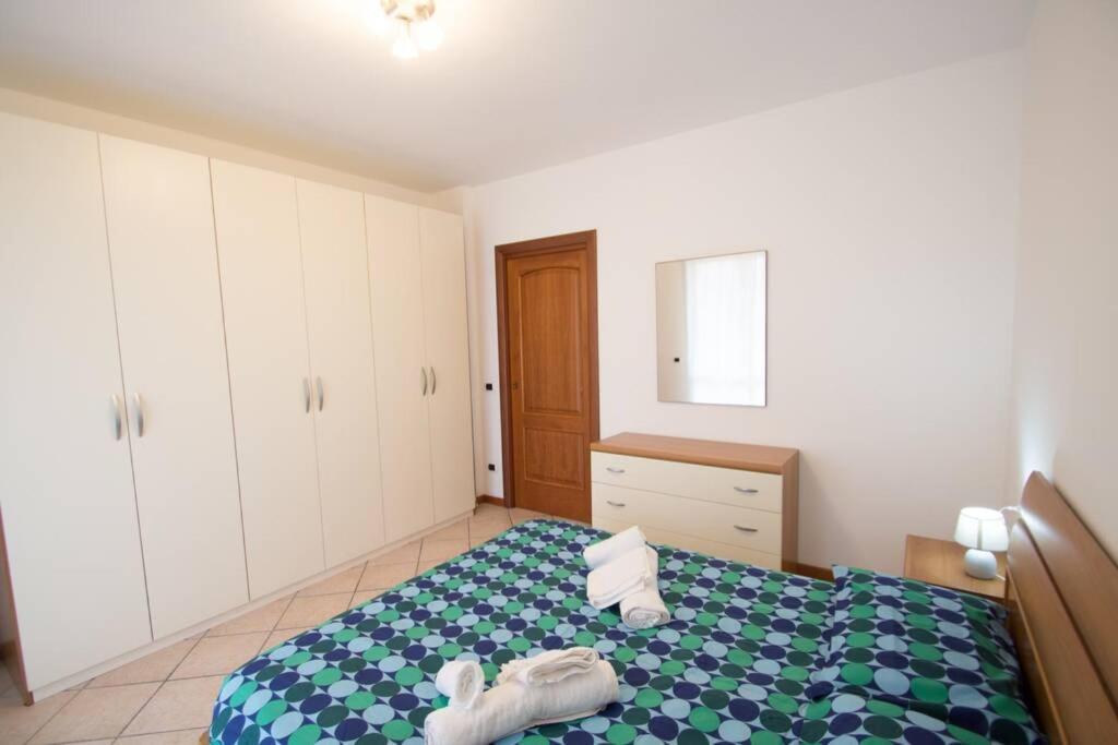 ואראצה Appartamento Ristrutturato Con Terrazzo מראה חיצוני תמונה